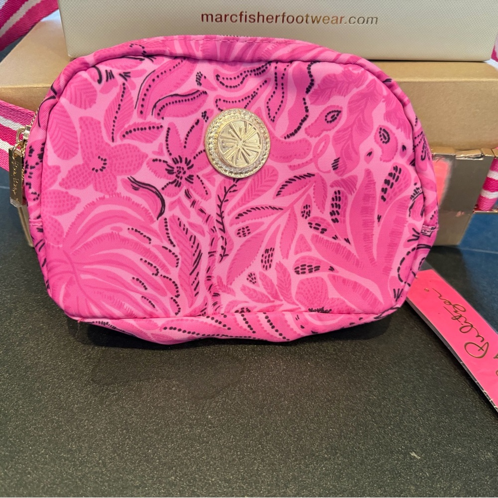 Lilly Pulitzer Vibrant Pink Floral Cross Body pack